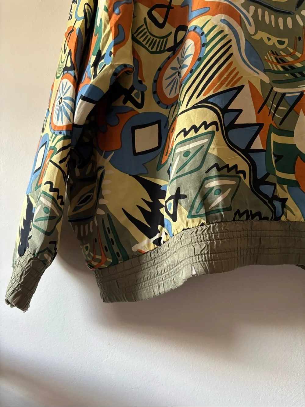 Casual Isle Vintage 100% Silk Printed Bomber Jacket Size Medium